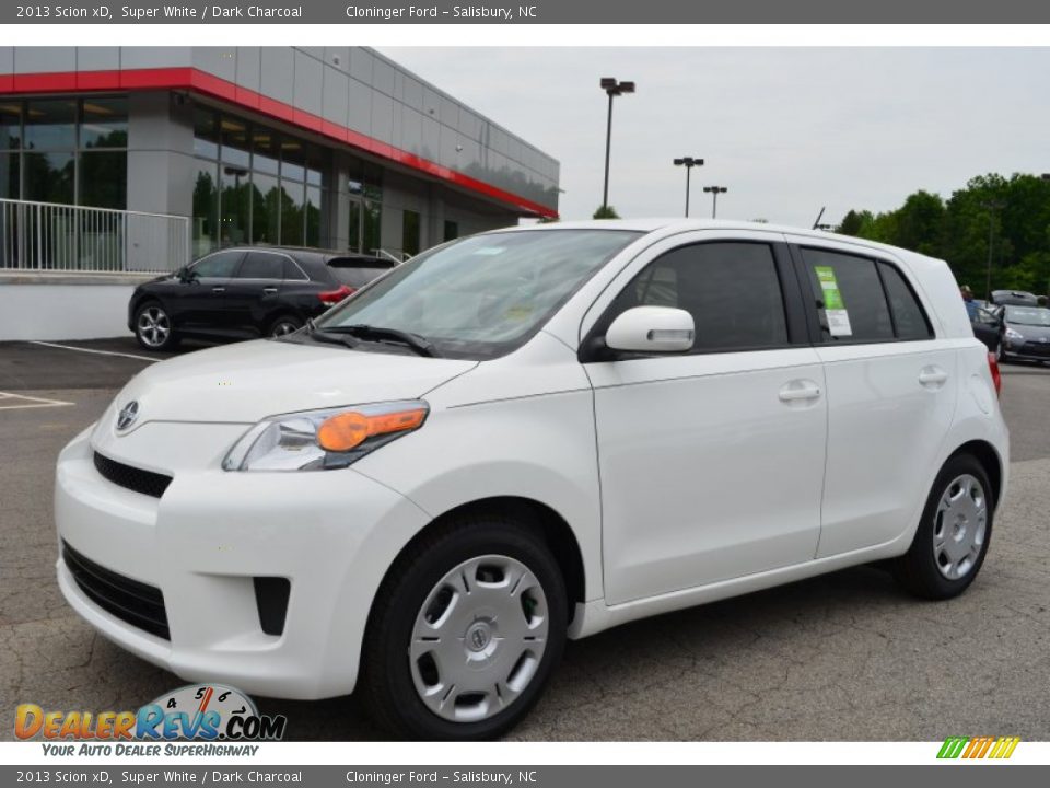 2013 Scion xD Super White / Dark Charcoal Photo #1