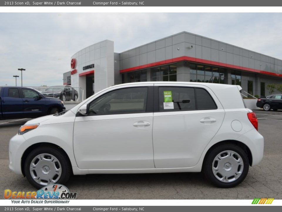 2013 Scion xD Super White / Dark Charcoal Photo #2