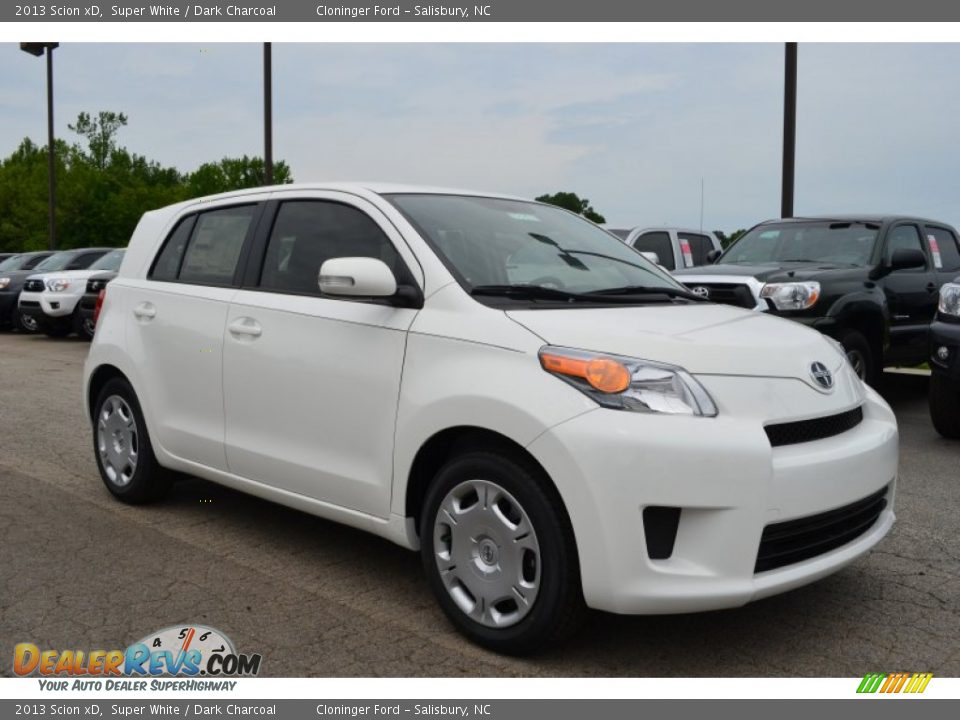 2013 Scion xD Super White / Dark Charcoal Photo #3