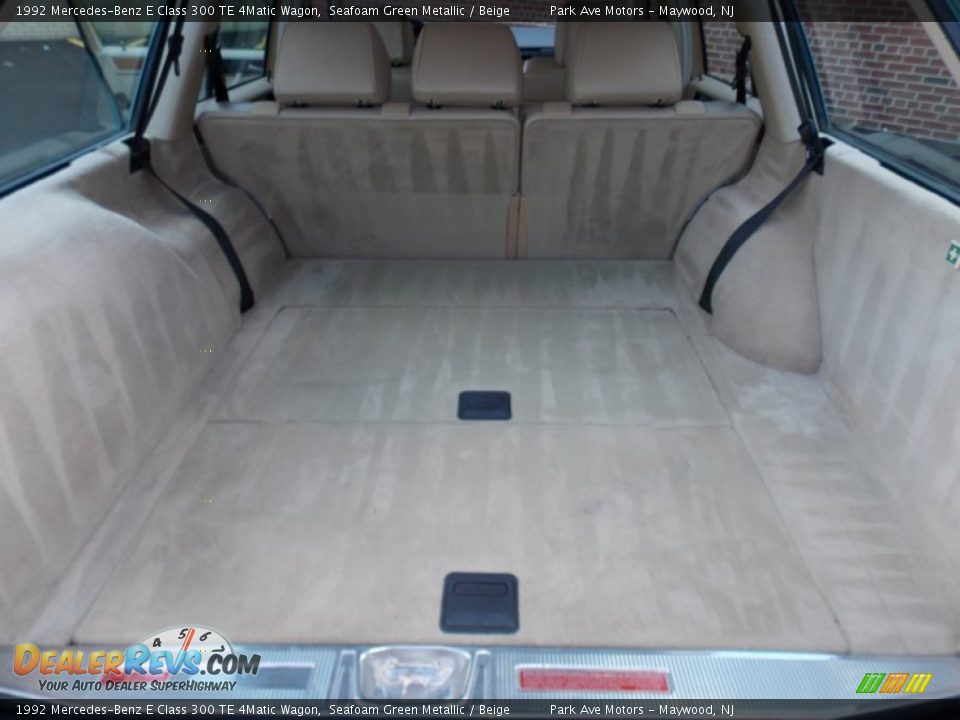1992 Mercedes-Benz E Class 300 TE 4Matic Wagon Trunk Photo #19