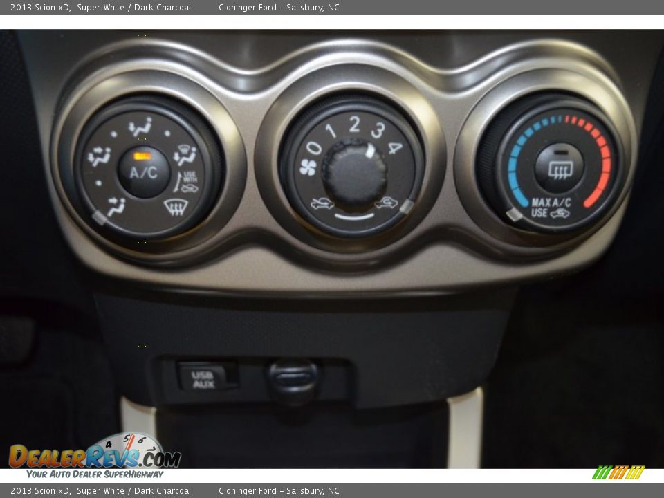 2013 Scion xD Super White / Dark Charcoal Photo #11