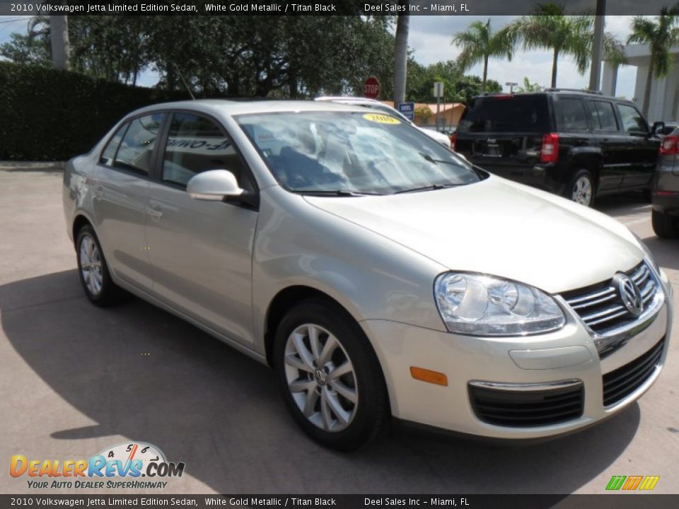 2010 Volkswagen Jetta Limited Edition Sedan White Gold Metallic / Titan Black Photo #7