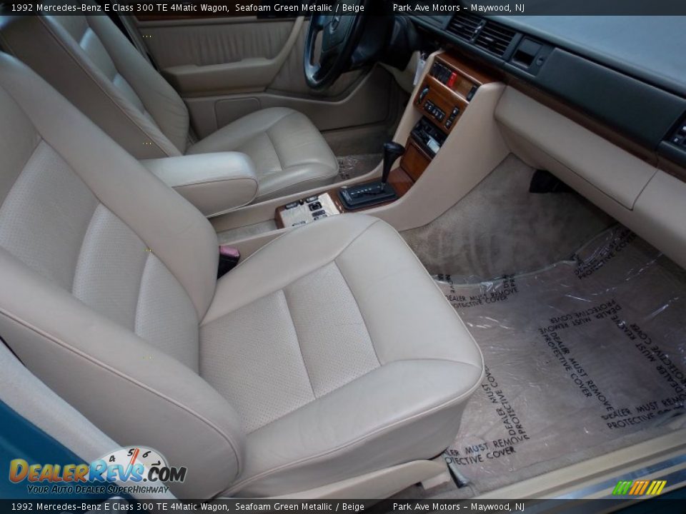 Front Seat of 1992 Mercedes-Benz E Class 300 TE 4Matic Wagon Photo #23