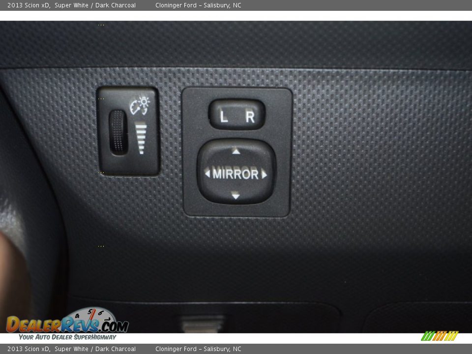 2013 Scion xD Super White / Dark Charcoal Photo #16