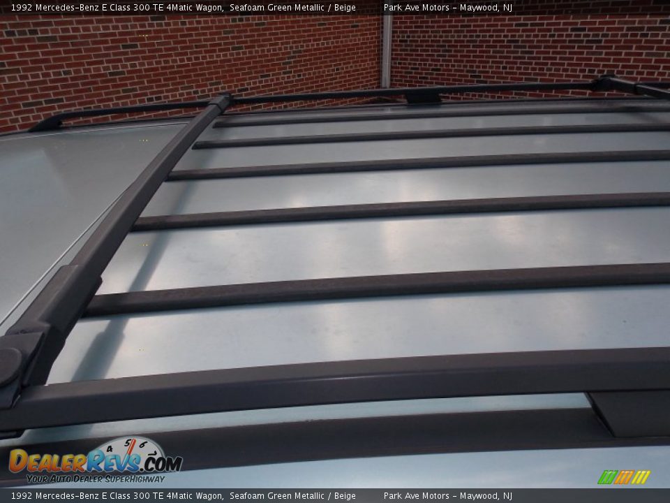 1992 Mercedes-Benz E Class 300 TE 4Matic Wagon Seafoam Green Metallic / Beige Photo #33