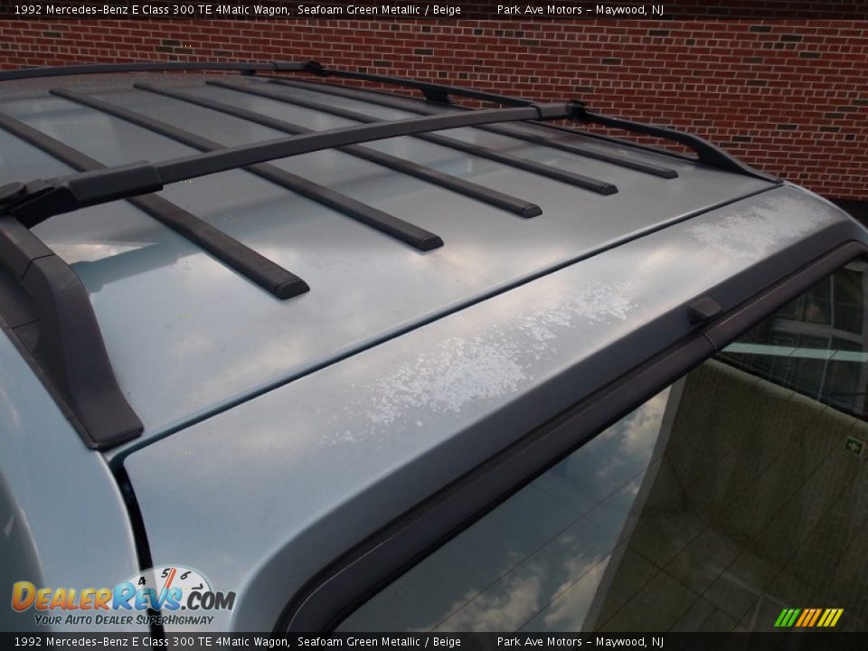 1992 Mercedes-Benz E Class 300 TE 4Matic Wagon Seafoam Green Metallic / Beige Photo #34