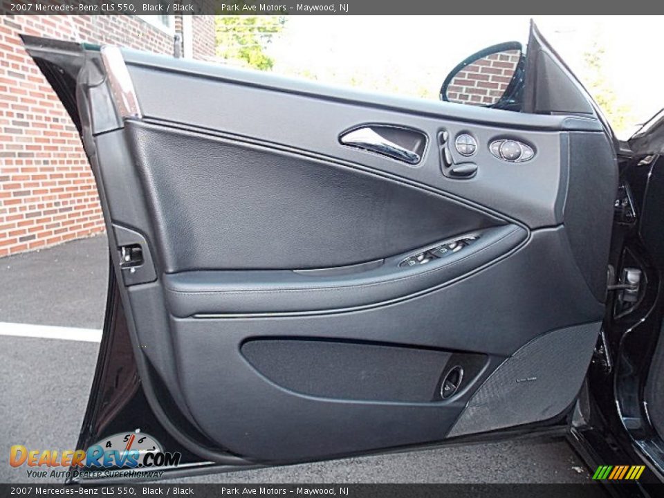 Door Panel of 2007 Mercedes-Benz CLS 550 Photo #9