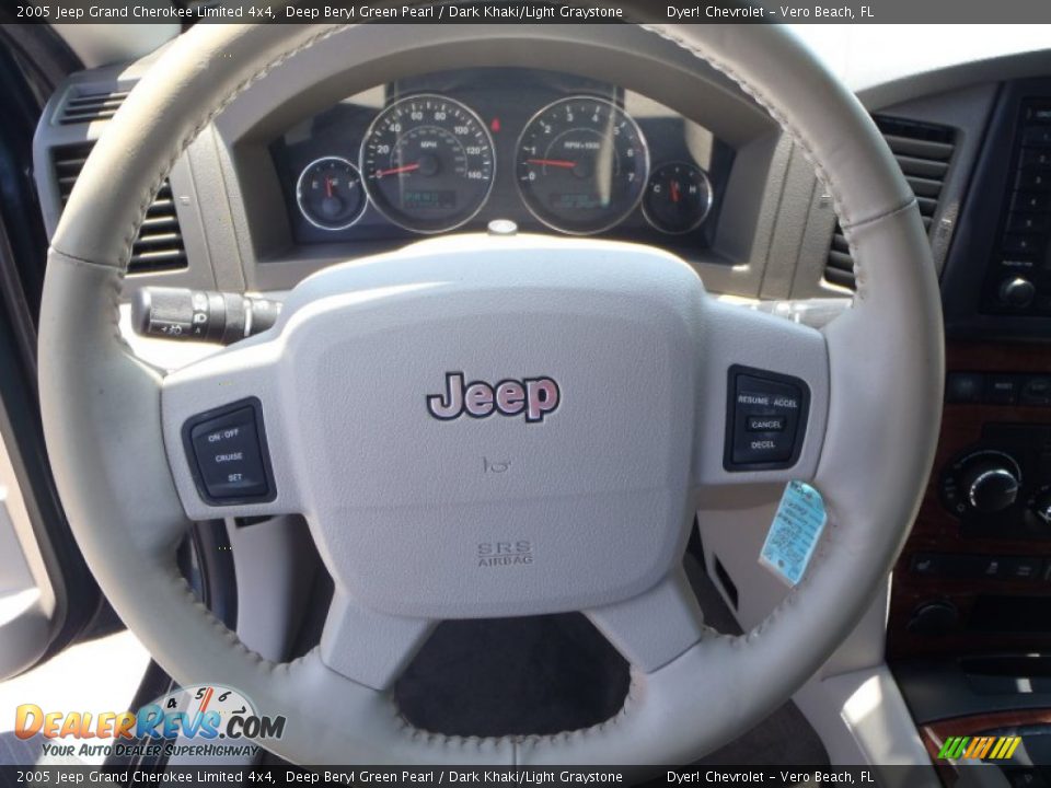 2005 Jeep Grand Cherokee Limited 4x4 Deep Beryl Green Pearl / Dark Khaki/Light Graystone Photo #17