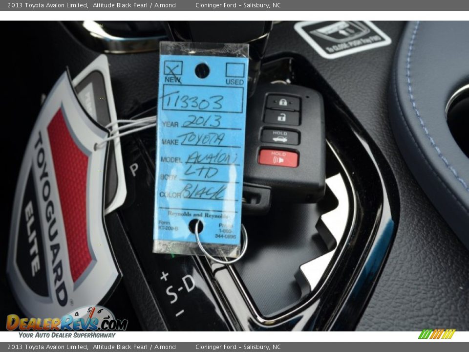 2013 Toyota Avalon Limited Attitude Black Pearl / Almond Photo #30