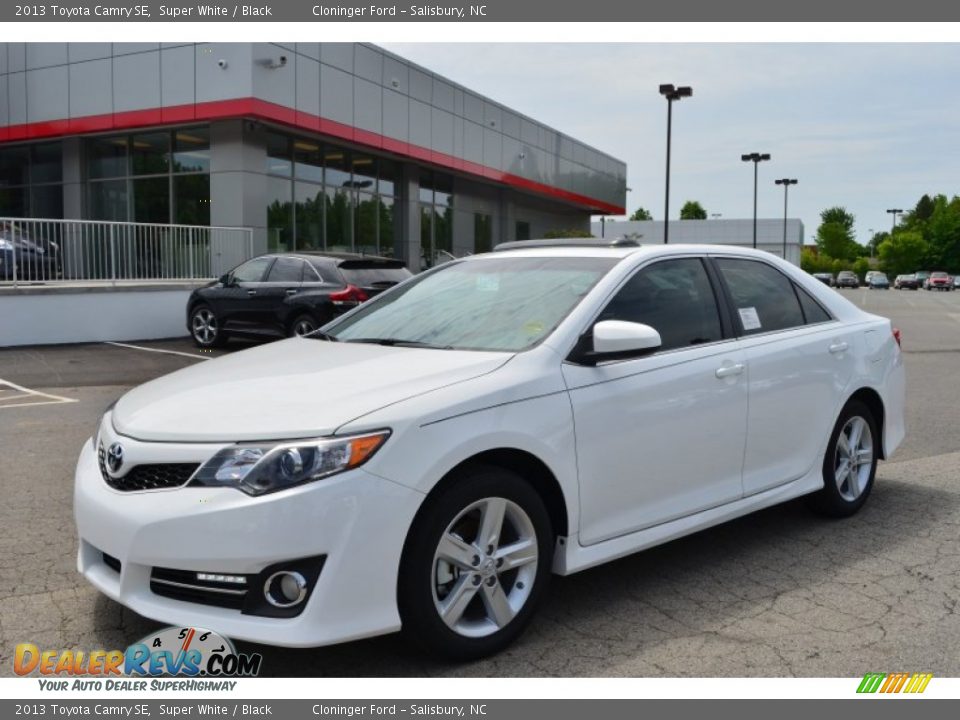 2013 Toyota Camry SE Super White / Black Photo #1