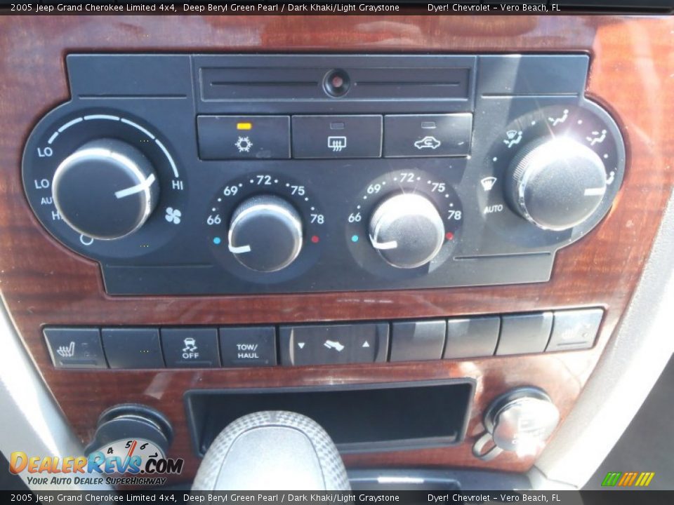 2005 Jeep Grand Cherokee Limited 4x4 Deep Beryl Green Pearl / Dark Khaki/Light Graystone Photo #21