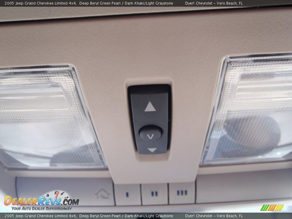 2005 Jeep Grand Cherokee Limited 4x4 Deep Beryl Green Pearl / Dark Khaki/Light Graystone Photo #24