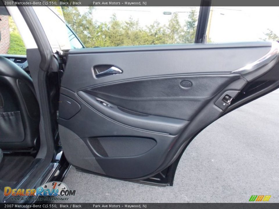 Door Panel of 2007 Mercedes-Benz CLS 550 Photo #21