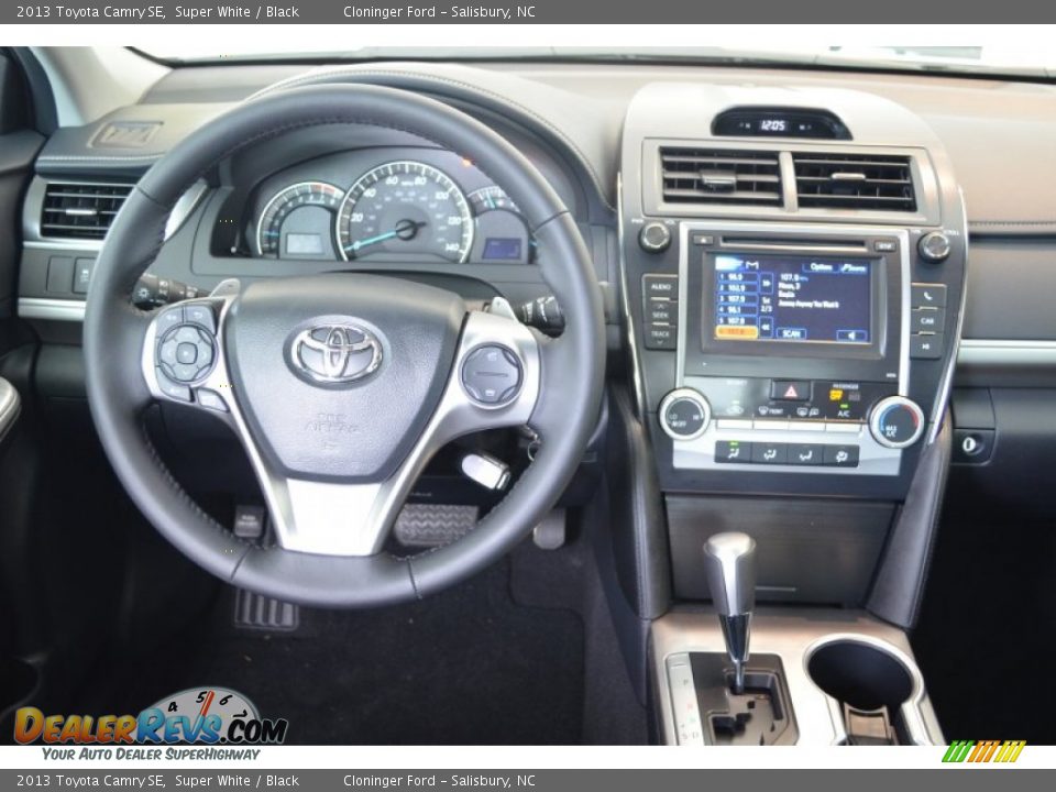 2013 Toyota Camry SE Super White / Black Photo #10