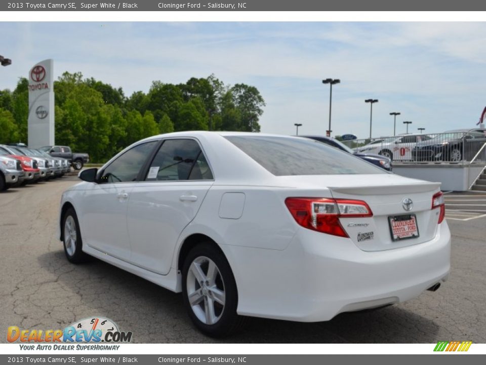 2013 Toyota Camry SE Super White / Black Photo #21