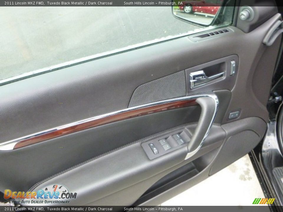 2011 Lincoln MKZ FWD Tuxedo Black Metallic / Dark Charcoal Photo #20