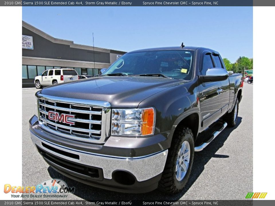 Front 3/4 View of 2010 GMC Sierra 1500 SLE Extended Cab 4x4 Photo #1