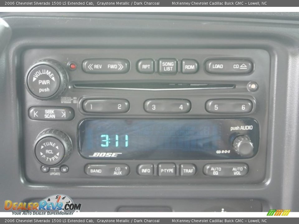 Audio System of 2006 Chevrolet Silverado 1500 LS Extended Cab Photo #11
