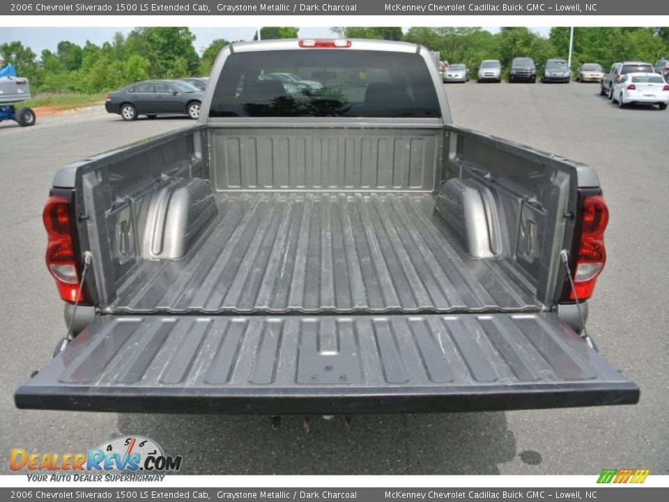 2006 Chevrolet Silverado 1500 LS Extended Cab Trunk Photo #15