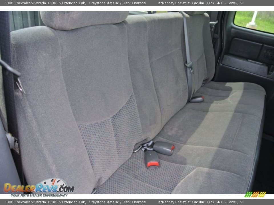 2006 Chevrolet Silverado 1500 LS Extended Cab Graystone Metallic / Dark Charcoal Photo #16