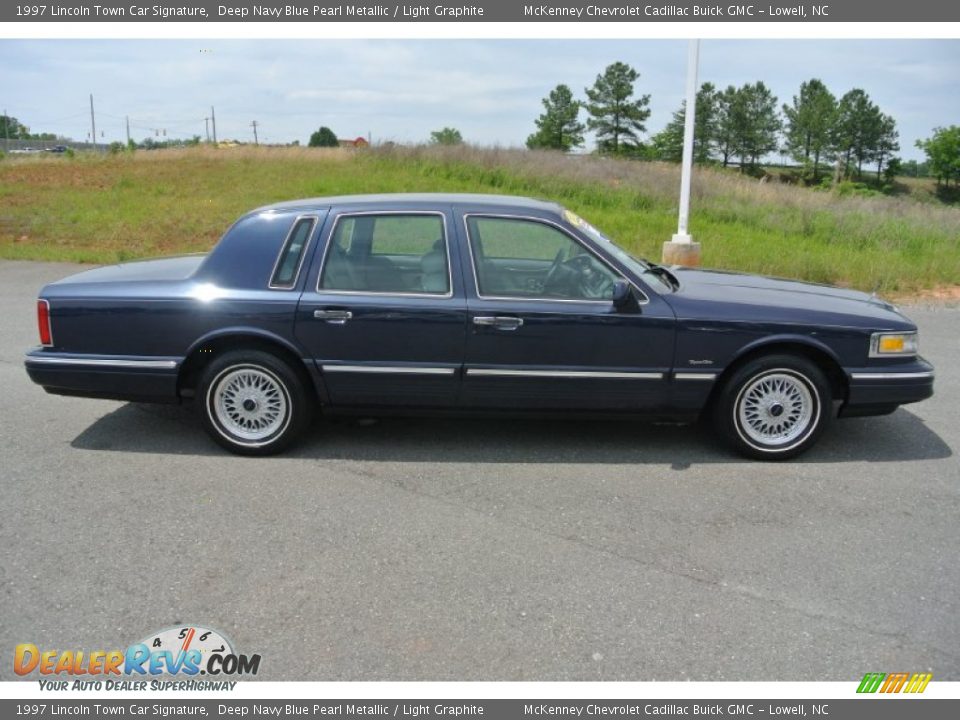 Deep Navy Blue Pearl Metallic 1997 Lincoln Town Car Signature Photo #6