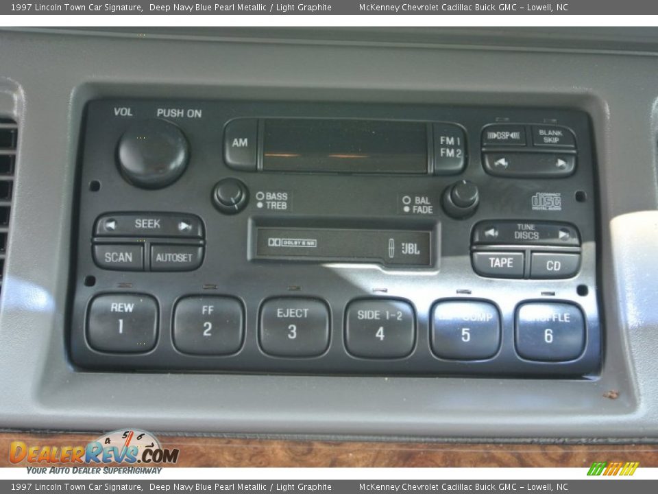 Audio System of 1997 Lincoln Town Car Signature Photo #12