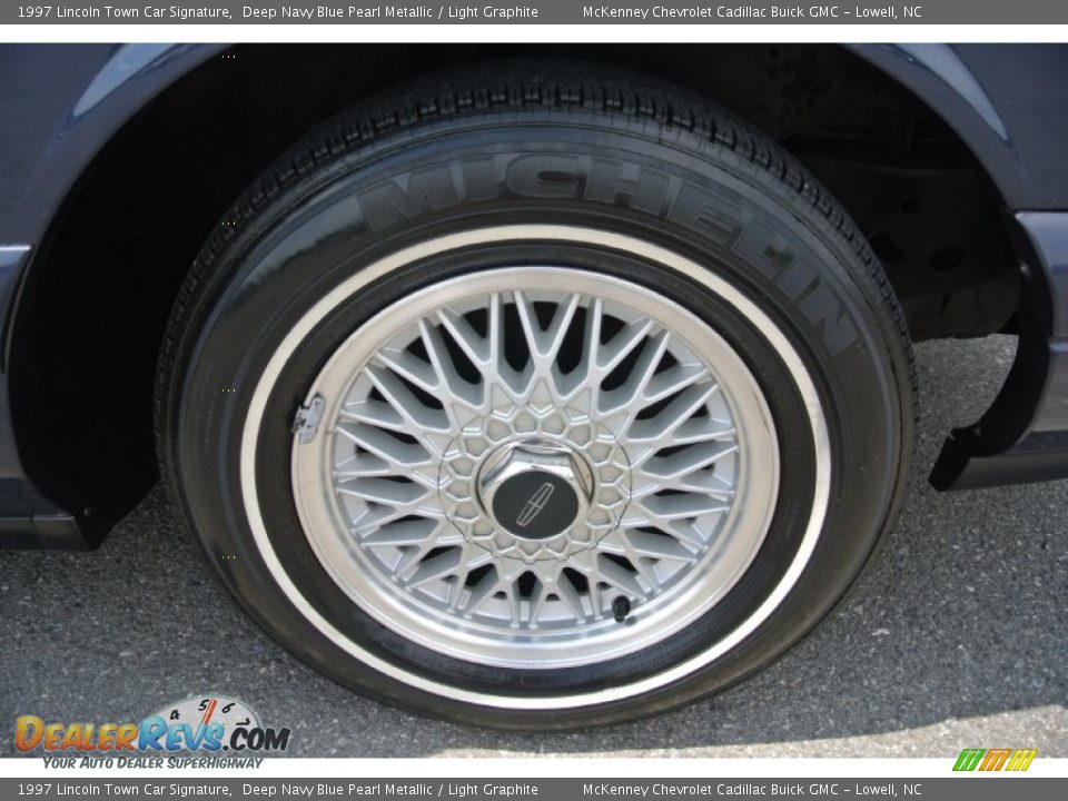 1997 Lincoln Town Car Signature Wheel Photo #19