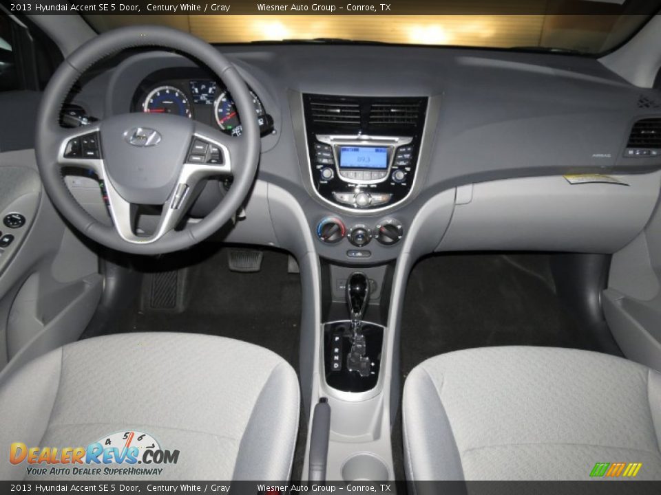 2013 Hyundai Accent SE 5 Door Century White / Gray Photo #3