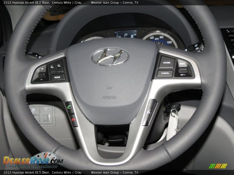 2013 Hyundai Accent SE 5 Door Century White / Gray Photo #4