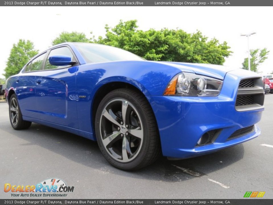 Front 3/4 View of 2013 Dodge Charger R/T Daytona Photo #5