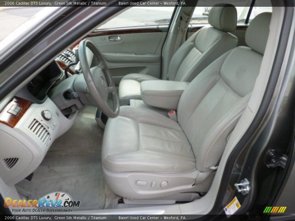Front Seat of 2006 Cadillac DTS Luxury Photo #16