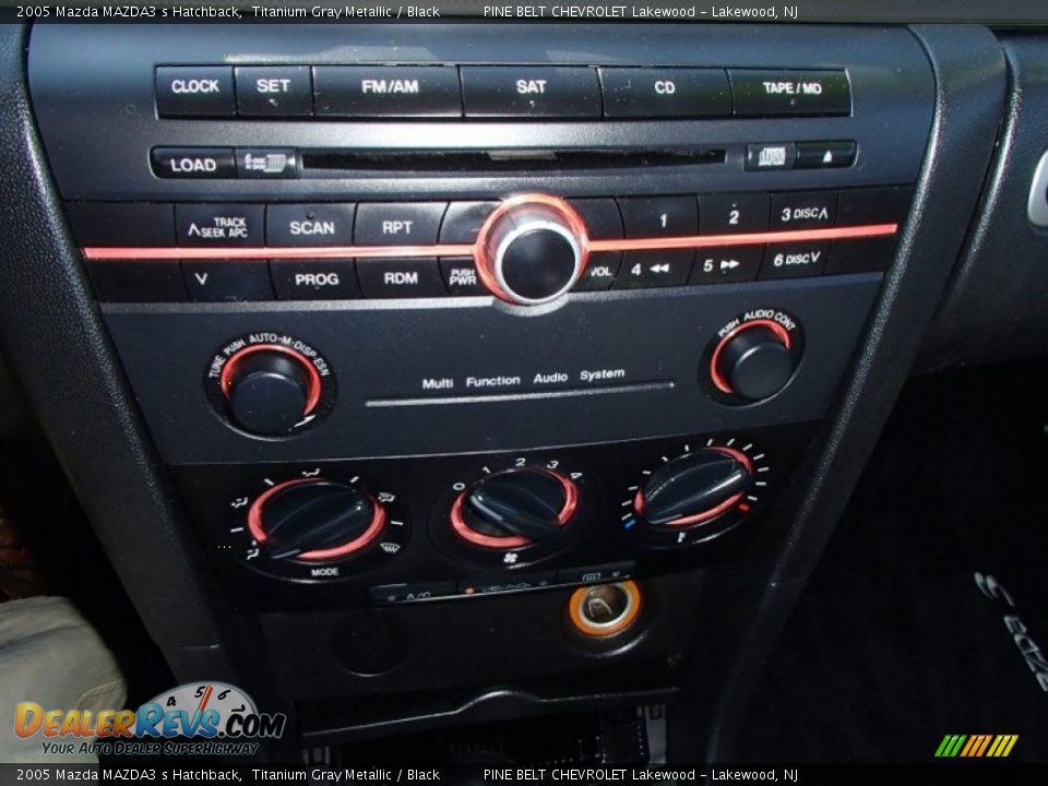 Controls of 2005 Mazda MAZDA3 s Hatchback Photo #16