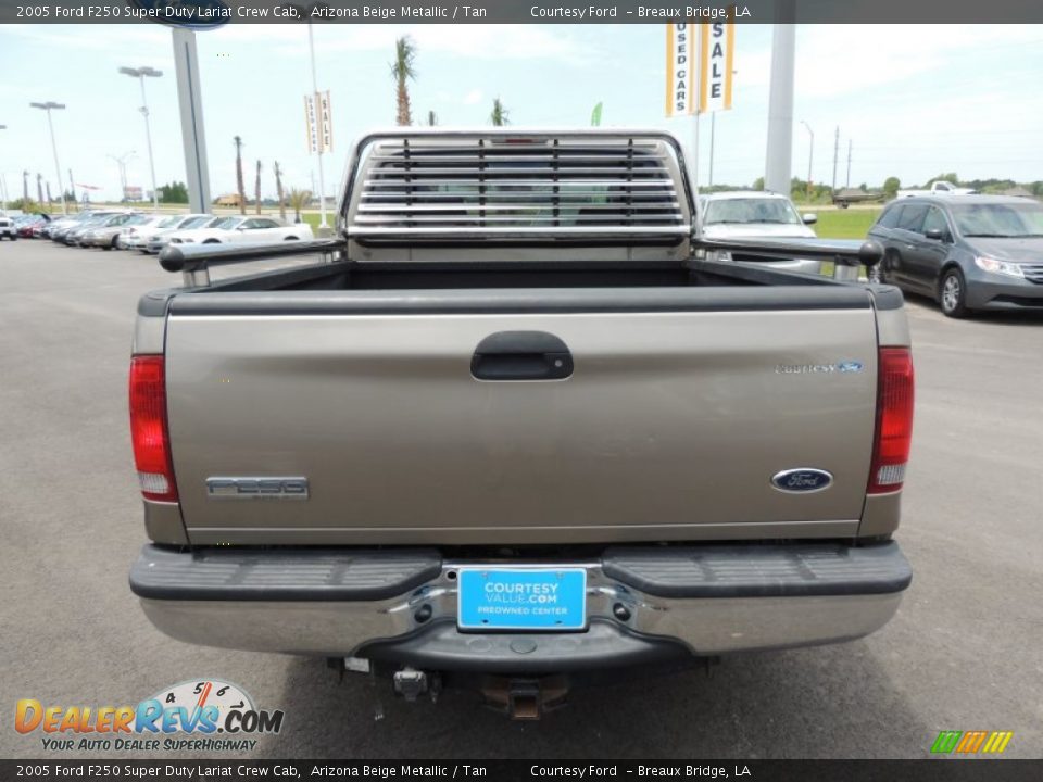 2005 Ford F250 Super Duty Lariat Crew Cab Arizona Beige Metallic / Tan Photo #3