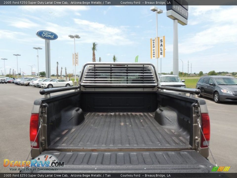 2005 Ford F250 Super Duty Lariat Crew Cab Arizona Beige Metallic / Tan Photo #4