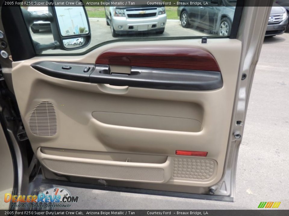 2005 Ford F250 Super Duty Lariat Crew Cab Arizona Beige Metallic / Tan Photo #7