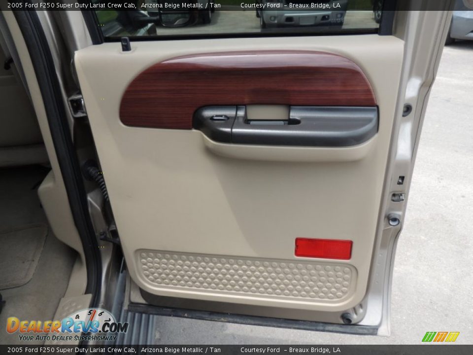 2005 Ford F250 Super Duty Lariat Crew Cab Arizona Beige Metallic / Tan Photo #9