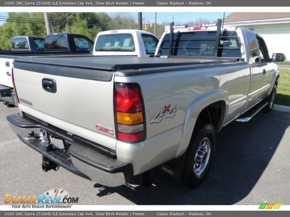 2006 GMC Sierra 2500HD SLE Extended Cab 4x4 Silver Birch Metallic / Pewter Photo #2