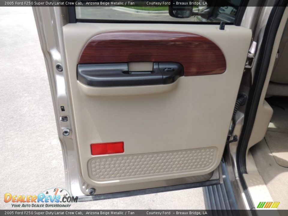 2005 Ford F250 Super Duty Lariat Crew Cab Arizona Beige Metallic / Tan Photo #11
