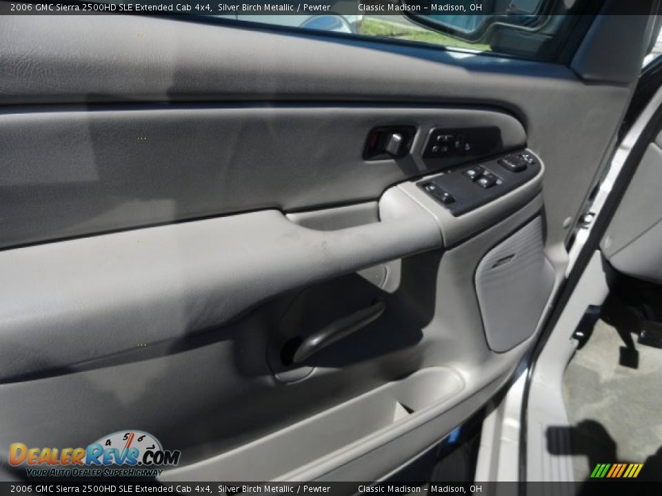 2006 GMC Sierra 2500HD SLE Extended Cab 4x4 Silver Birch Metallic / Pewter Photo #4