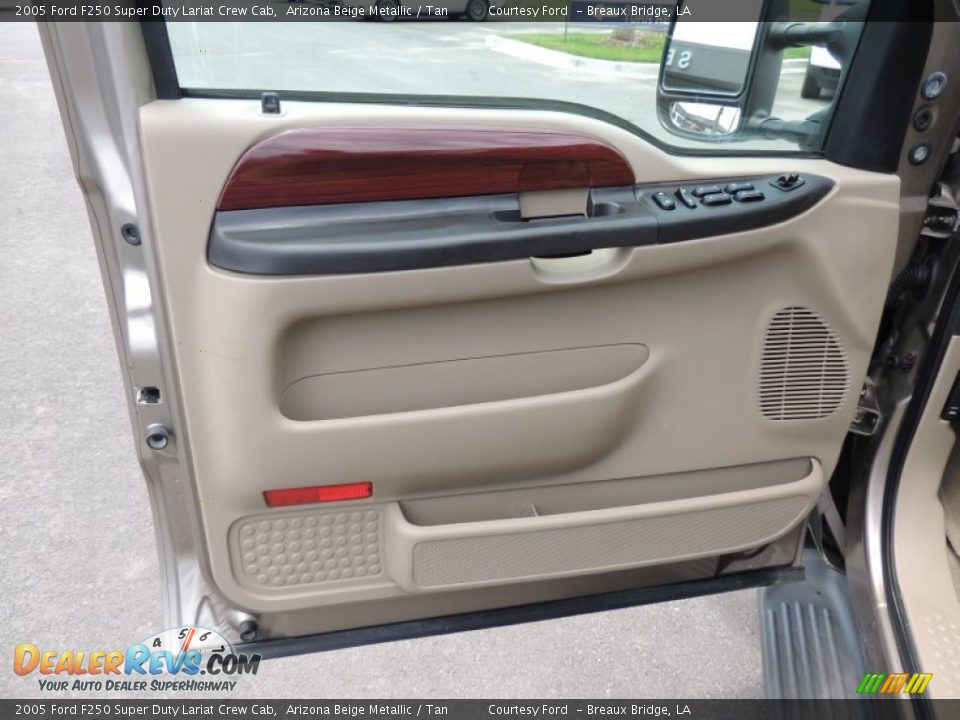 2005 Ford F250 Super Duty Lariat Crew Cab Arizona Beige Metallic / Tan Photo #13