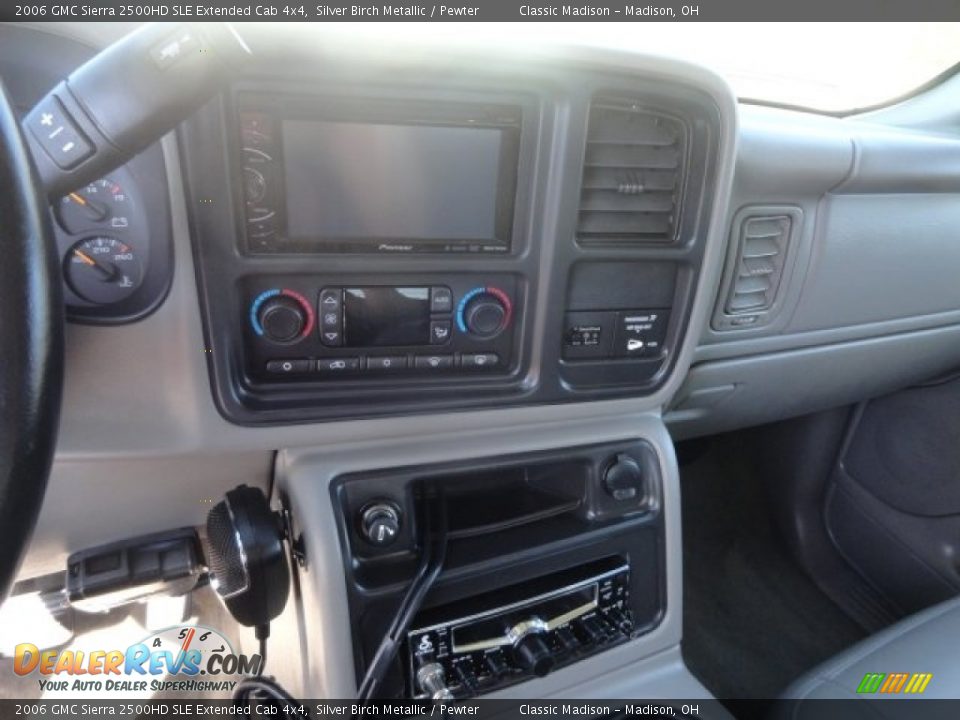 2006 GMC Sierra 2500HD SLE Extended Cab 4x4 Silver Birch Metallic / Pewter Photo #5