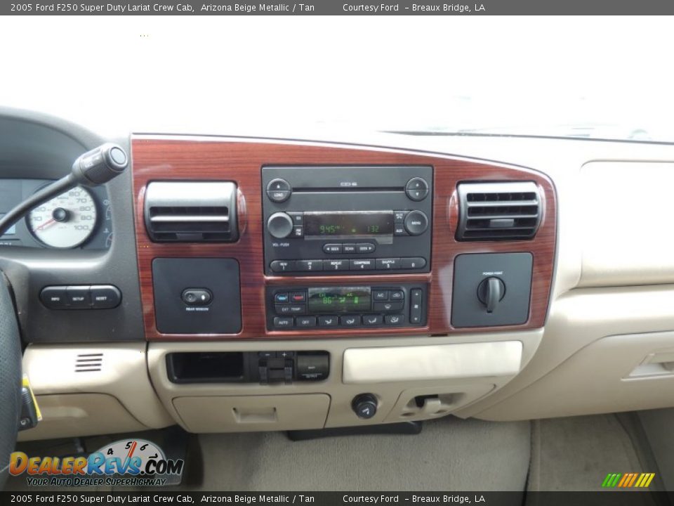 2005 Ford F250 Super Duty Lariat Crew Cab Arizona Beige Metallic / Tan Photo #17