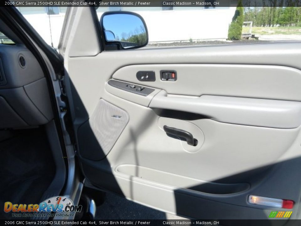 2006 GMC Sierra 2500HD SLE Extended Cab 4x4 Silver Birch Metallic / Pewter Photo #11