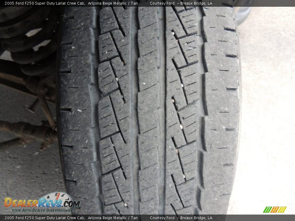 2005 Ford F250 Super Duty Lariat Crew Cab Arizona Beige Metallic / Tan Photo #26