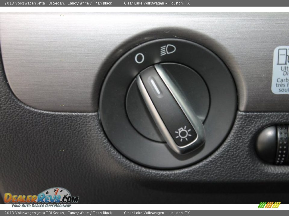 2013 Volkswagen Jetta TDI Sedan Candy White / Titan Black Photo #29