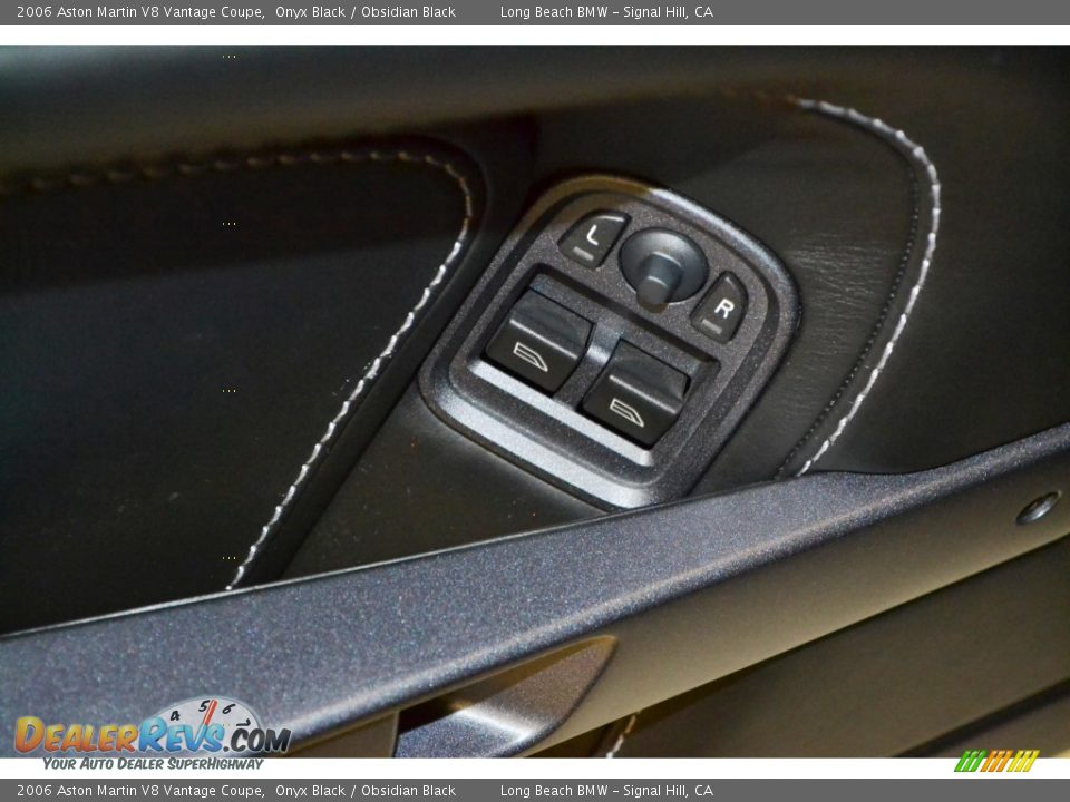 Controls of 2006 Aston Martin V8 Vantage Coupe Photo #14