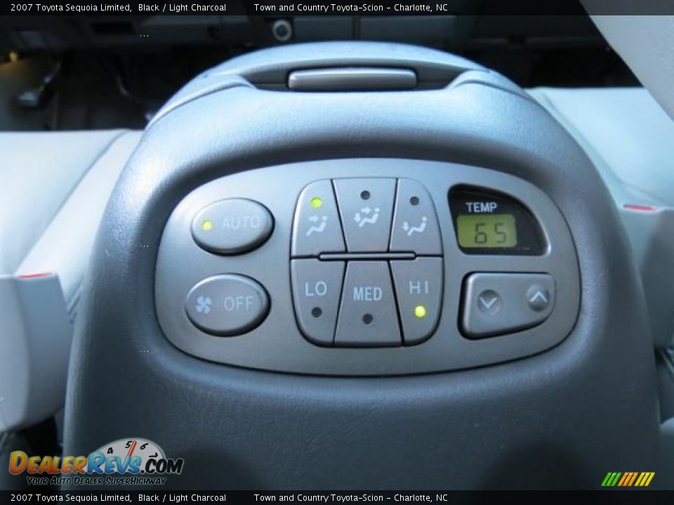 Controls of 2007 Toyota Sequoia Limited Photo #9