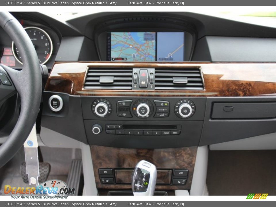 2010 BMW 5 Series 528i xDrive Sedan Space Grey Metallic / Gray Photo #14