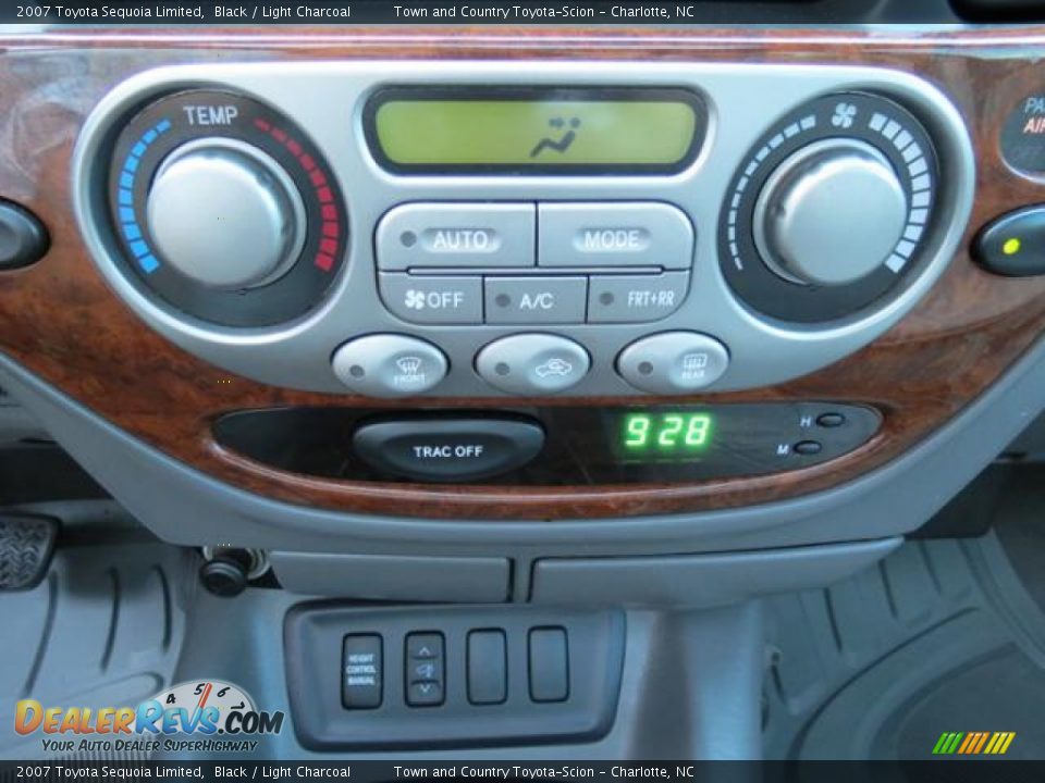 Controls of 2007 Toyota Sequoia Limited Photo #24
