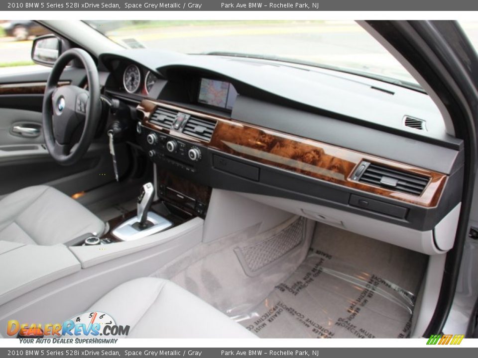 2010 BMW 5 Series 528i xDrive Sedan Space Grey Metallic / Gray Photo #26